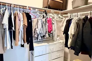 305 W 68th St, Hialeah, FL 33014 - Photo 9