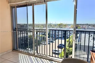 305 W 68th St, Hialeah, FL 33014 - Photo 13