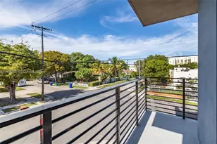 1376 SW 4th St, Miami, FL 33135 - Photo 15