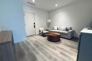 239 SW 9th St, Miami, FL 33130 - Photo 3