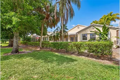 1251 E Wilshire Cir E, Pembroke Pines, FL 33027 - Photo 31