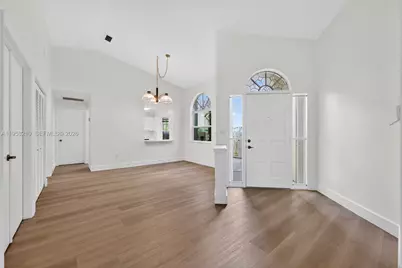 1251 E Wilshire Cir E, Pembroke Pines, FL 33027 - Photo 5