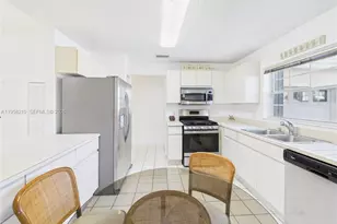 1251 E Wilshire Cir E, Pembroke Pines, FL 33027 - Photo 29