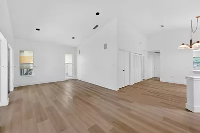 1251 E Wilshire Cir E, Pembroke Pines, FL 33027 - Photo 9