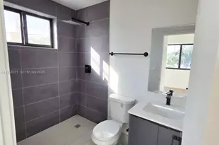 753 NW 30th St, Miami, FL 33127 - Photo 15