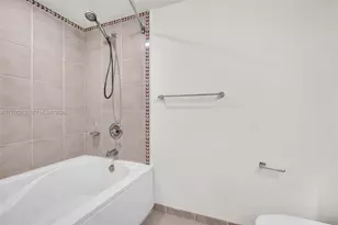 19501 W Country Club Dr, Aventura, FL 33180 - Photo 21