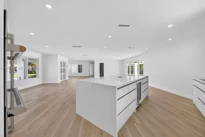 10380 SW 56th Ter, Miami, FL 33173 - Photo 9