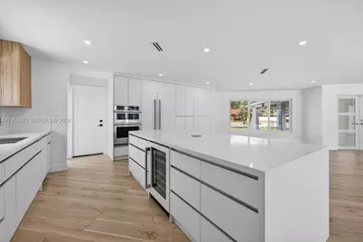 10380 SW 56th Ter, Miami, FL 33173 - Photo 9