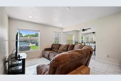 19458 NW 28th Pl, Miami Gardens, FL 33056 - Photo 7