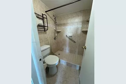 1101 SW 122nd Ave #302, Miami, FL 33184 - Photo 21