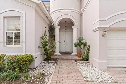 8968 NW 180th Ter, Hialeah, FL 33018 - Photo 5