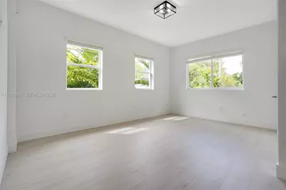 628 Santander Ave #8, Coral Gables, FL 33134 - Photo 5