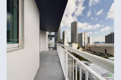 275 NE 18th St #1404, Miami, FL 33132 - Photo 17