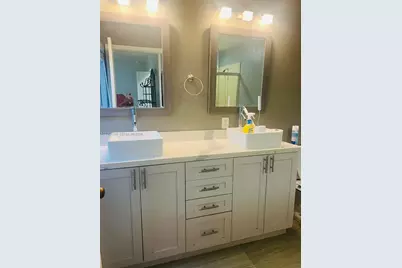 18237 NW 61st Pl, Hialeah, FL 33015 - Photo 5