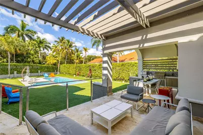 165 Paloma Dr, Coral Gables, FL 33143 - Photo 27