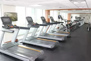 31 SE 5th St, Miami, FL 33131 - Photo 13