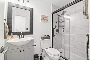 21839 SW 100th Pl, Cutler Bay, FL 33190 - Photo 19