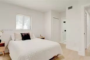 2736 NW 21st Ave, Oakland Park, FL 33311 - Photo 29