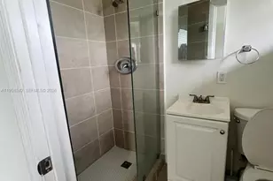 467 NW 8th St, Miami, FL 33136 - Photo 11