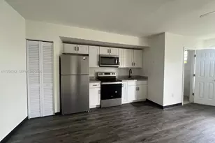 467 NW 8th St, Miami, FL 33136 - Photo 3