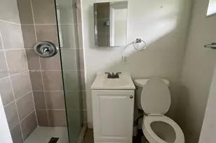 467 NW 8th St, Miami, FL 33136 - Photo 13