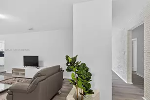 7081 NW 8th Ct, Plantation, FL 33317 - Photo 9