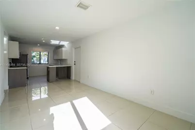 1985 Bay Dr #119, Miami Beach, FL 33141 - Photo 3