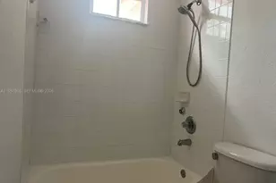 10738 NW 80th Ln, Doral, FL 33178 - Photo 5