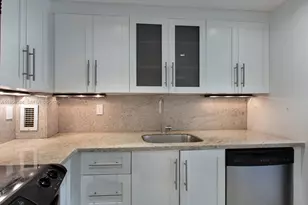 90 Edgewater Dr, Coral Gables, FL 33133 - Photo 9