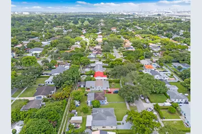 249 Carlisle Dr, Miami Springs, FL 33166 - Photo 47