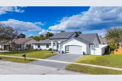 19411 NW 2nd St, Pembroke Pines, FL 33029 - Photo 39