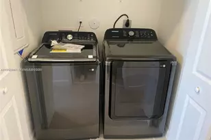 1070 SE 26th Ter, Homestead, FL 33035 - Photo 11