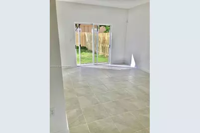 1070 SE 26th Ter, Homestead, FL 33035 - Photo 3
