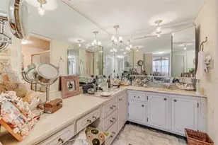 6039 Collins Ave, Miami Beach, FL 33140 - Photo 11