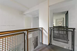 6000 Collins Ave, Miami Beach, FL 33140 - Photo 29