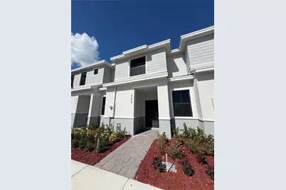 323 NE 16th St, Florida City, FL 33034 - Photo 3