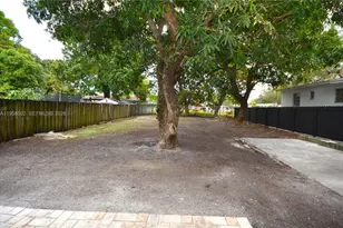 4417 NW 23rd Ct, Miami, FL 33142 - Photo 15