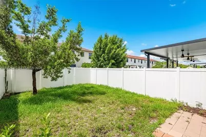 3326 W 112th St #3326, Hialeah, FL 33018 - Photo 17