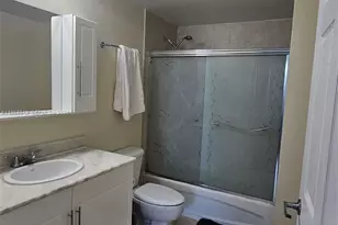275 NE 18th St, Miami, FL 33132 - Photo 15