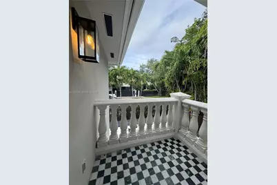 3185 Washington St, Miami, FL 33133 - Photo 15