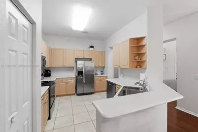 5750 NW 119th Ter, Coral Springs, FL 33076 - Photo 11