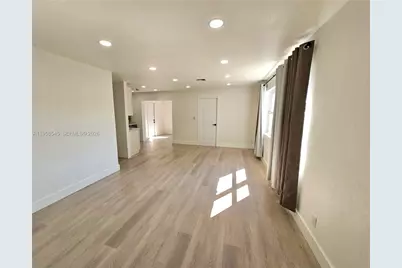 5660 NE 5th Ave, Oakland Park, FL 33334 - Photo 11