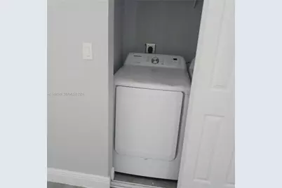 492 NW 40th Ct #492, Oakland Park, FL 33309 - Photo 11