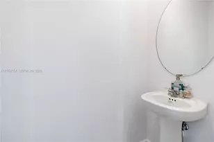 760 SE 13th Ct, Homestead, FL 33034 - Photo 11