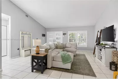 8864 NW 189th Ter, Hialeah, FL 33018 - Photo 5