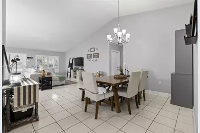 8864 NW 189th Ter, Hialeah, FL 33018 - Photo 7