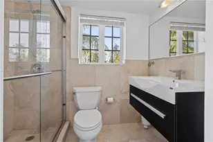 300 Euclid Ave, Miami Beach, FL 33139 - Photo 17