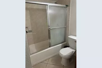 4715 NW 7th St #302-2, Miami, FL 33126 - Photo 9