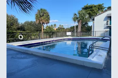 7175 NW 179th St #302, Hialeah, FL 33015 - Photo 47