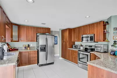 5337 NW 113th Pl, Doral, FL 33178 - Photo 13